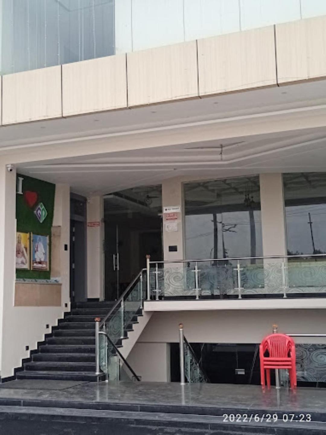 Guru Dev Palace Hotel & Lawn,Ayodhya 外观 照片