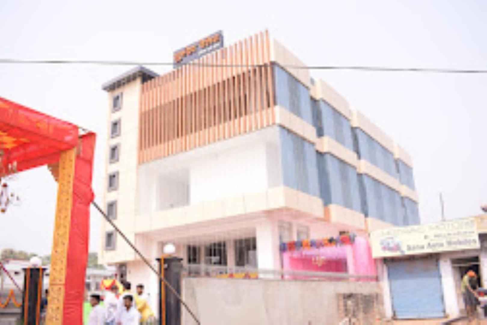Guru Dev Palace Hotel & Lawn,Ayodhya 外观 照片